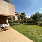 Jade Appart Avec Jardin Privatif Et Acces Directe Piscine