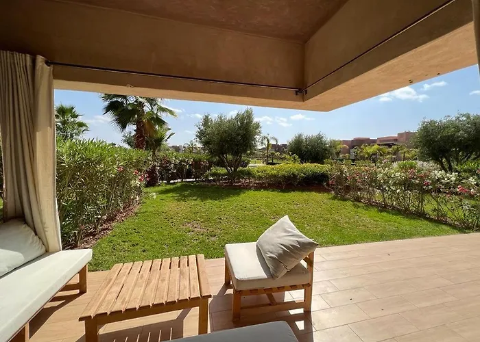 Jade Appart Avec Jardin Privatif Et Acces Directe Piscine